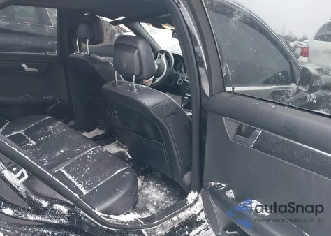 2013 Mercedes-Benz C 300 Sport 4Matic z USA, uszkodzony, nr VIN WDDGF8AB2DR291328